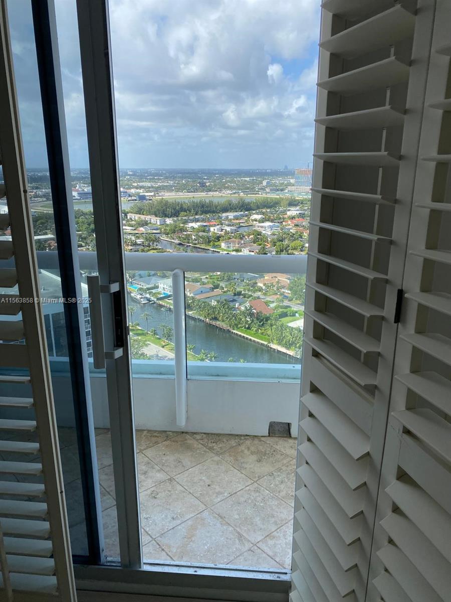 NORTH TOWER AT THE POINT - Residential