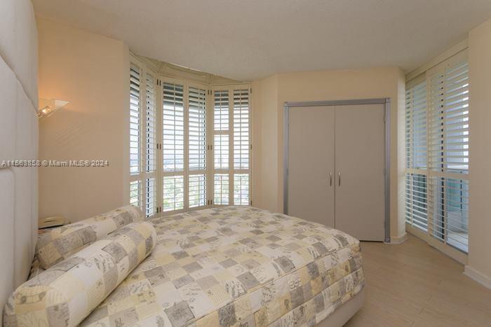 NORTH TOWER AT THE POINT - Residential
