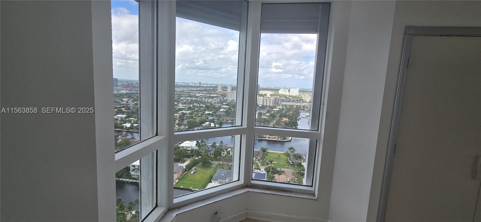 NORTH TOWER AT THE POINT - Residential