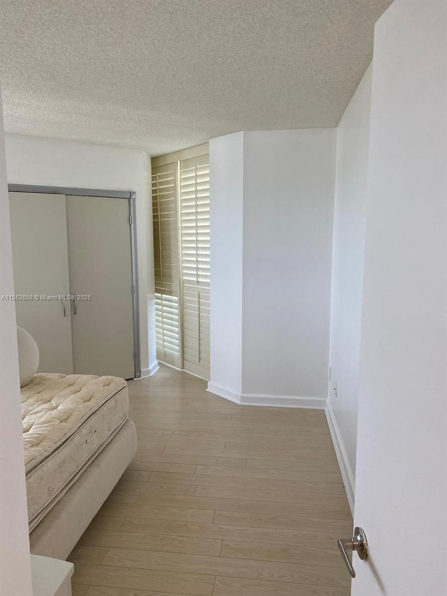 NORTH TOWER AT THE POINT - Residential