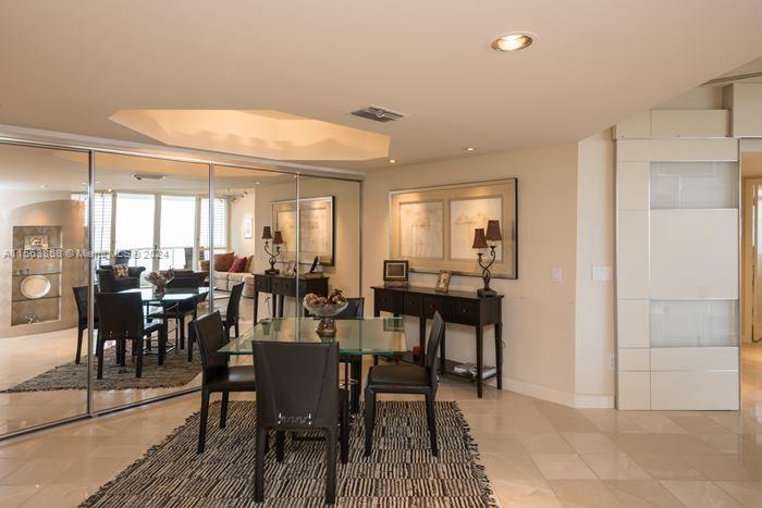 NORTH TOWER AT THE POINT - Residential