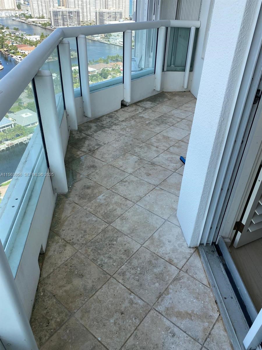 NORTH TOWER AT THE POINT - Residential