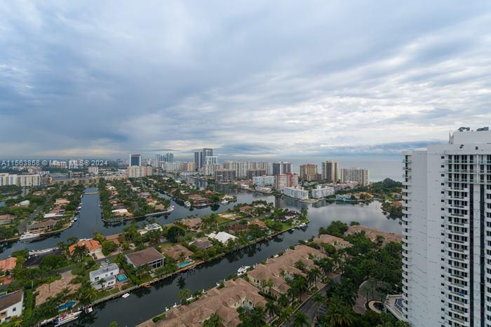 NORTH TOWER AT THE POINT - Residential