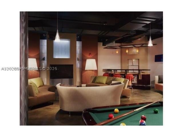 10 SW South River Dr 801