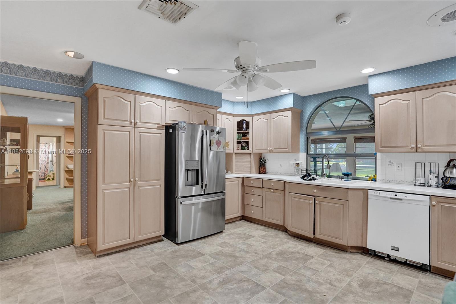 MARAVILLA ESTATES - Residential