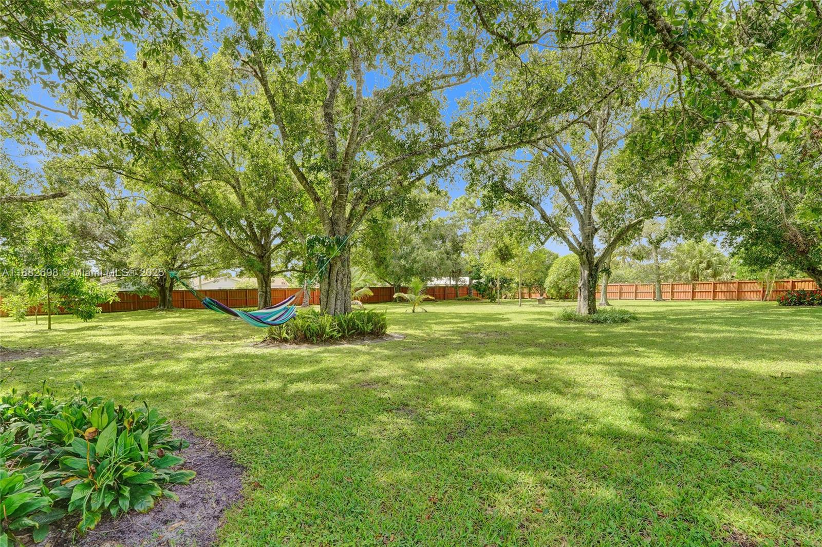 MARAVILLA ESTATES - Residential