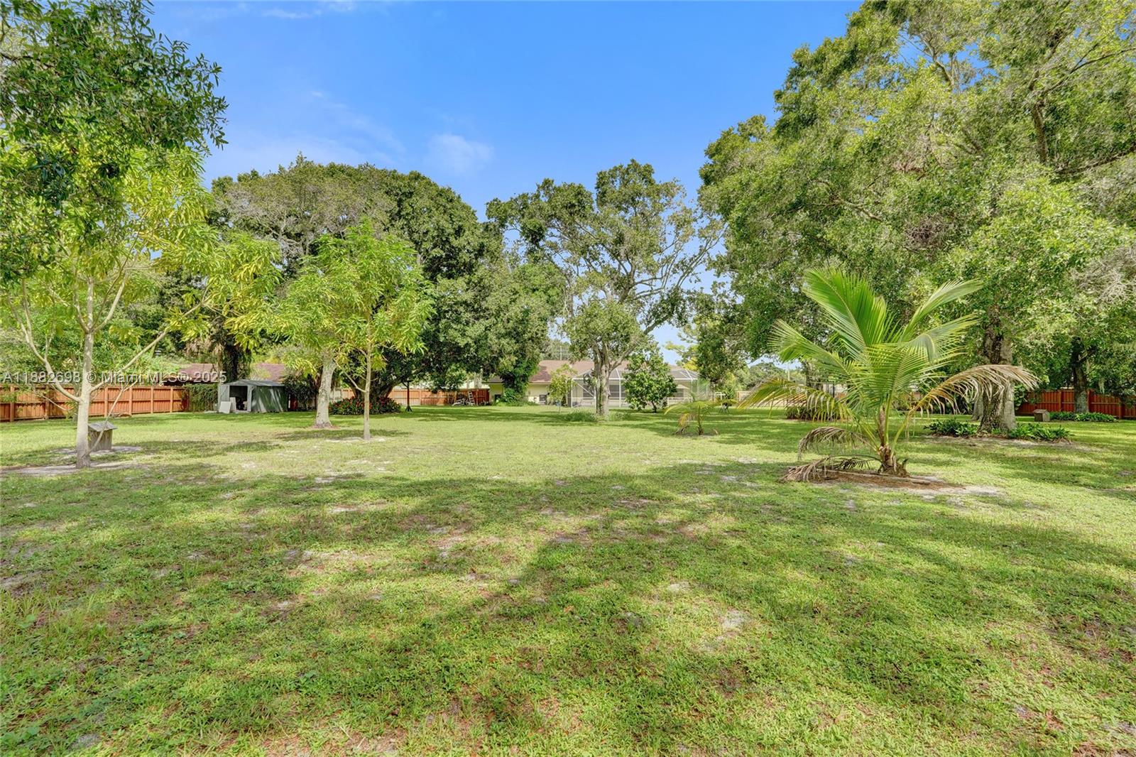 MARAVILLA ESTATES - Residential