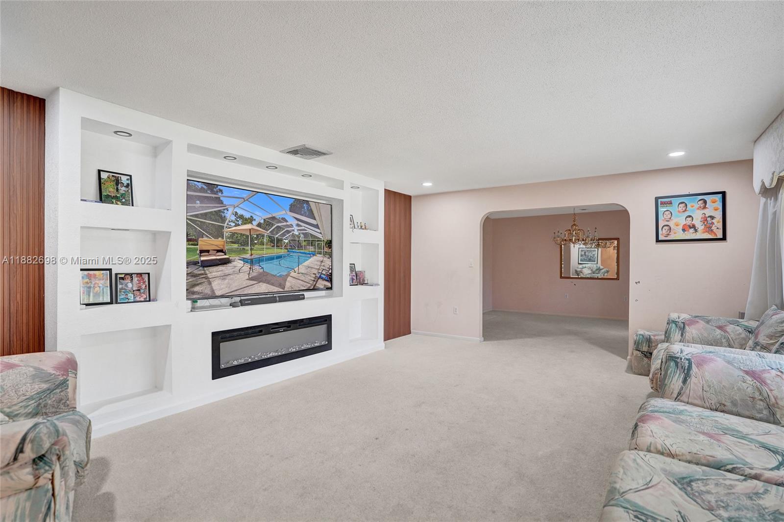 MARAVILLA ESTATES - Residential