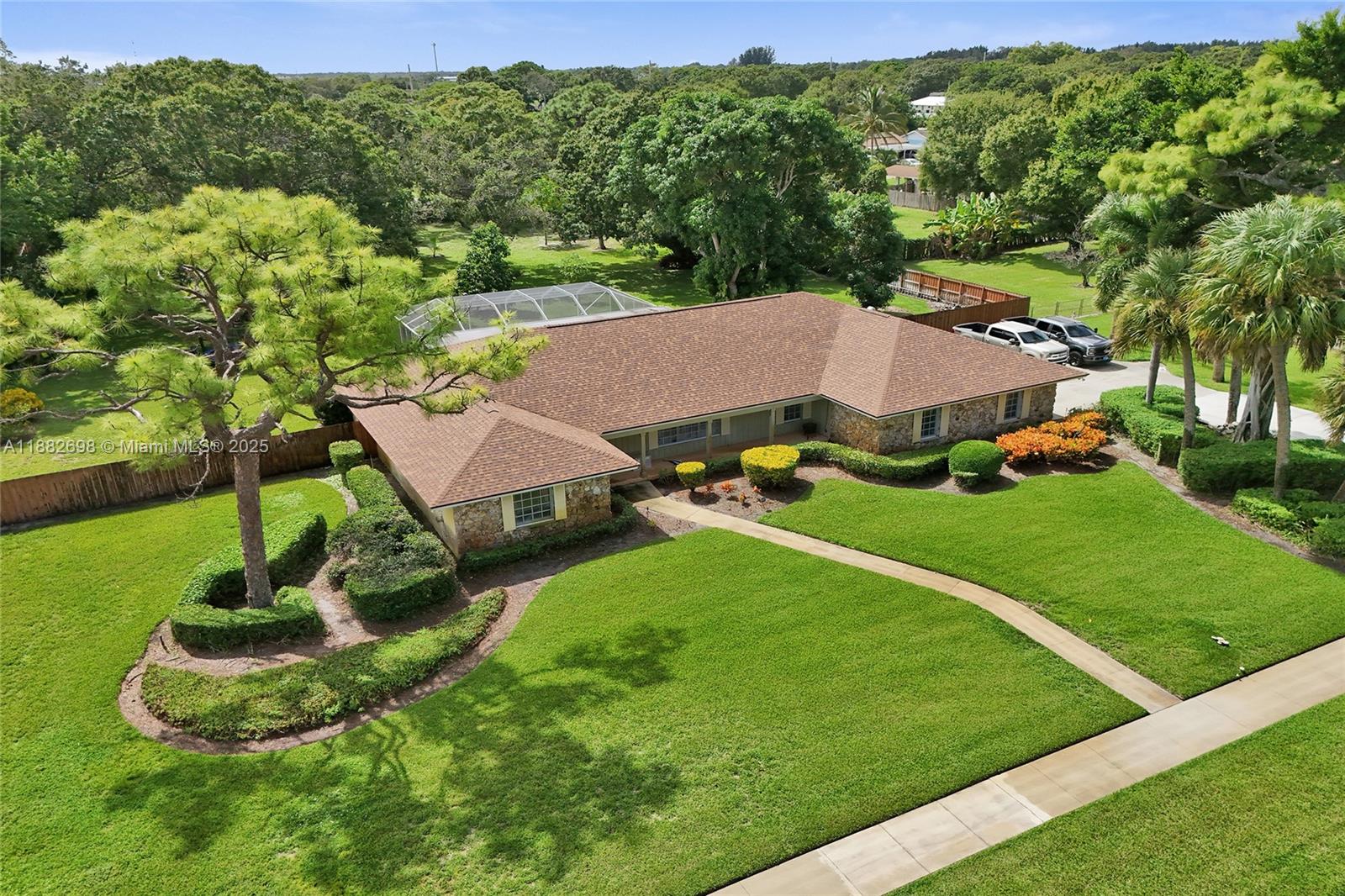 MARAVILLA ESTATES - Residential