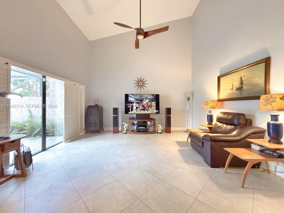 TOWNHOUSES OF EMERALD HIL - Residential