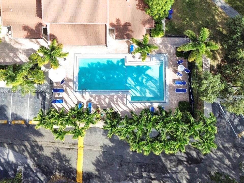 TOWNHOUSES OF EMERALD HIL - Residential