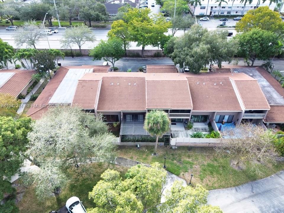 TOWNHOUSES OF EMERALD HIL - Residential