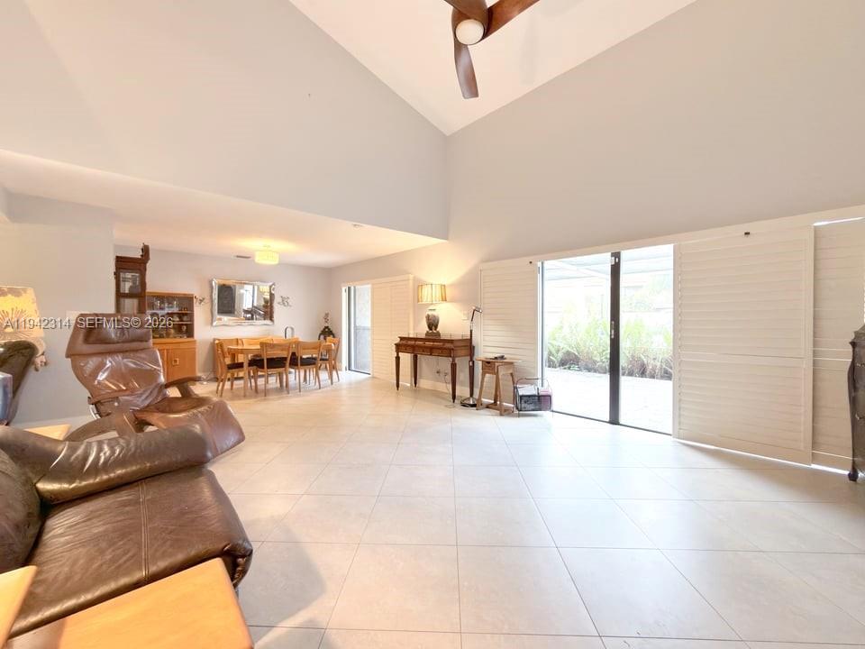 TOWNHOUSES OF EMERALD HIL - Residential