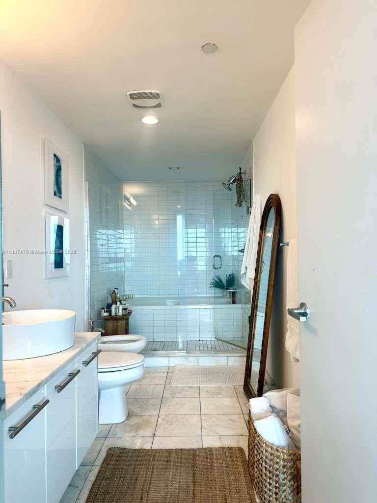 MARINABLUE CONDO - Residential Lease