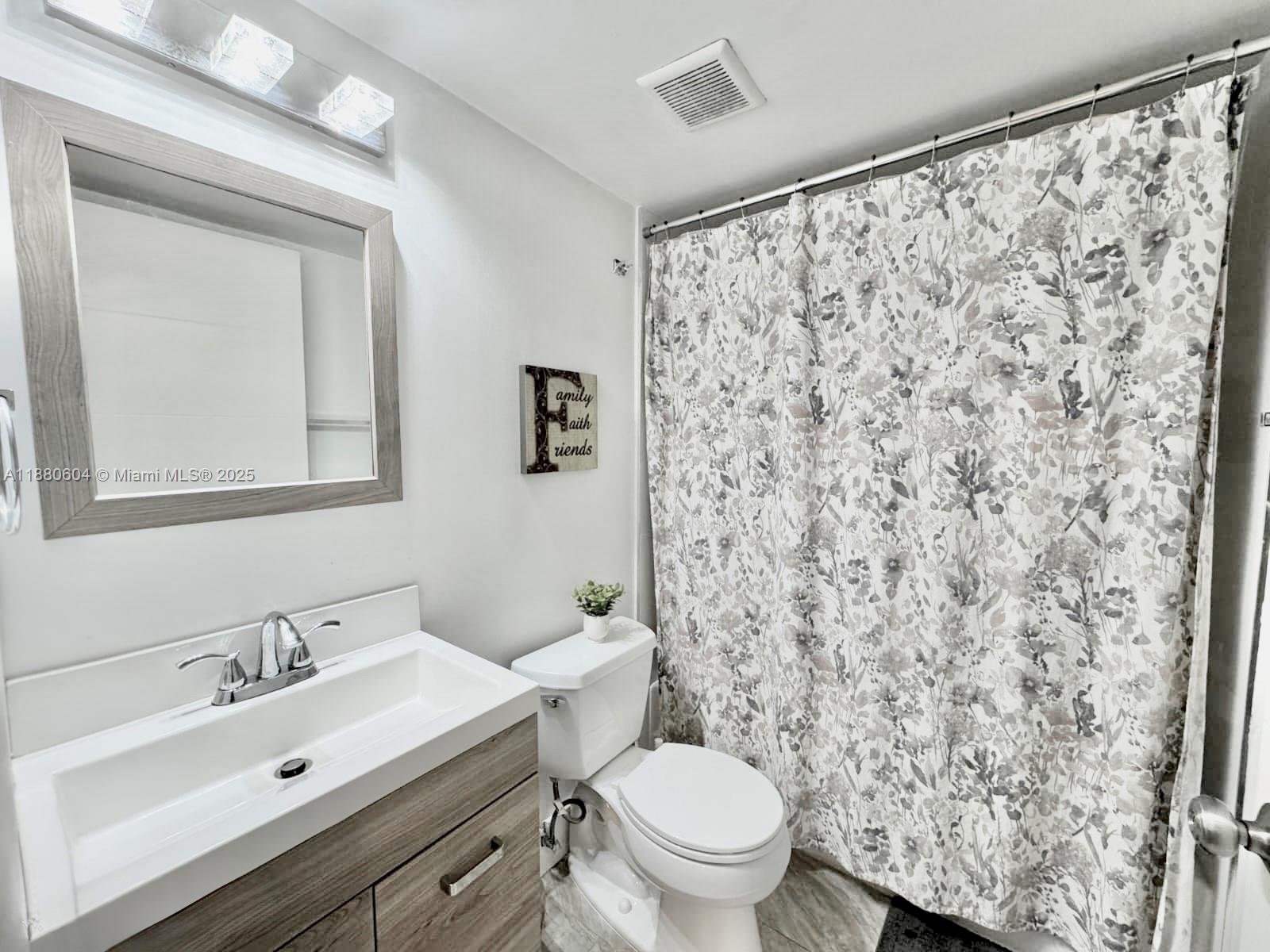 VILLAS DE VENEZIA CONDO - Residential