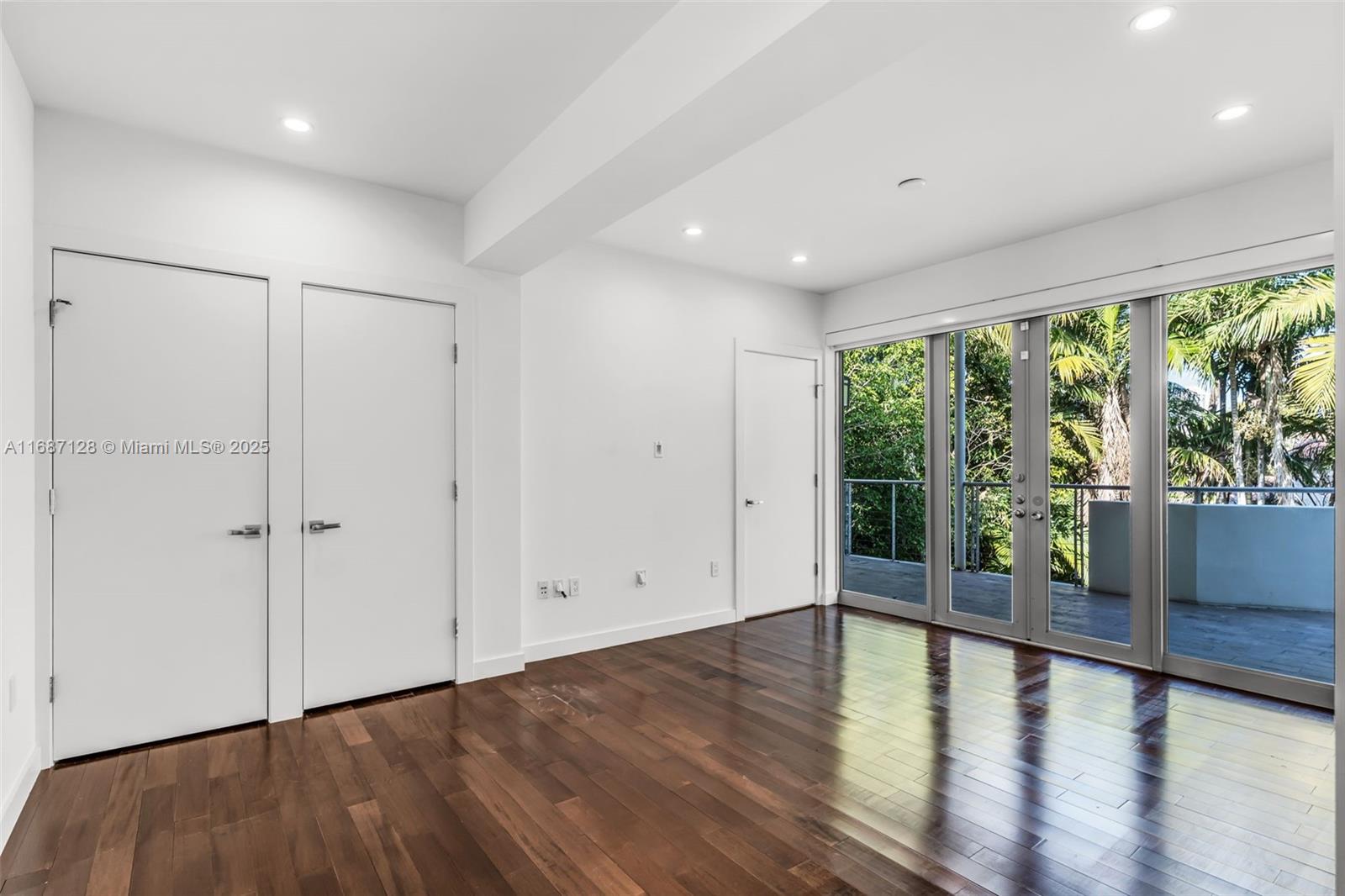LA GORCE GOLF SUB - Residential Lease