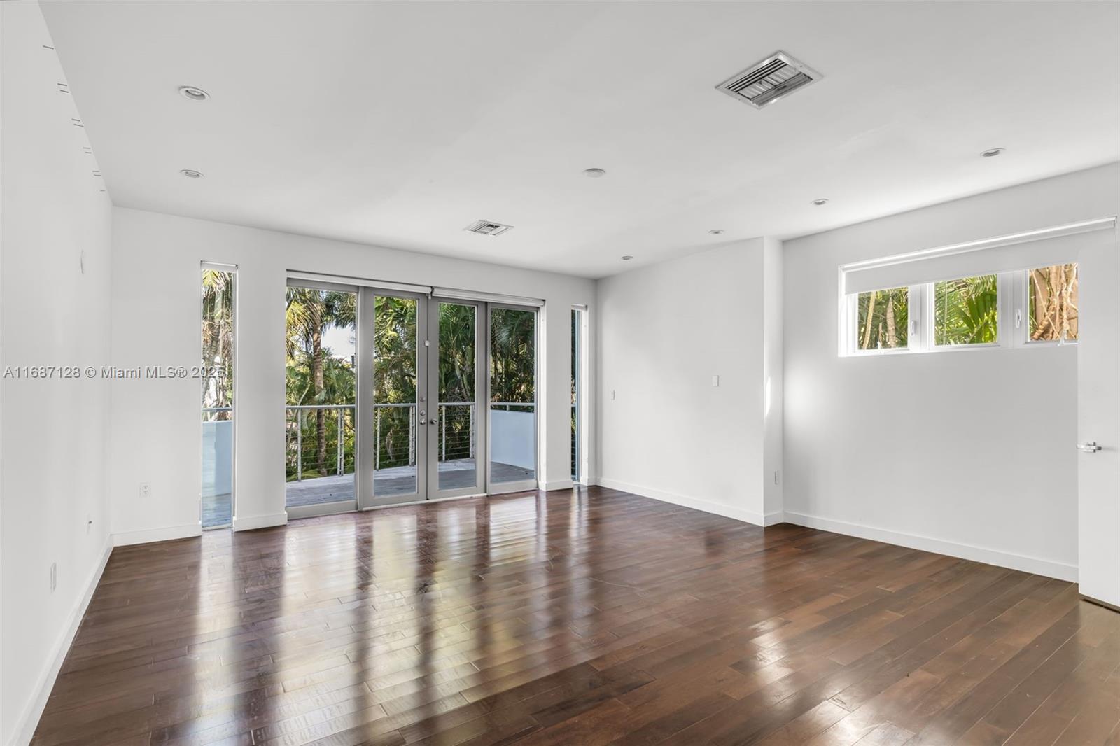 LA GORCE GOLF SUB - Residential Lease