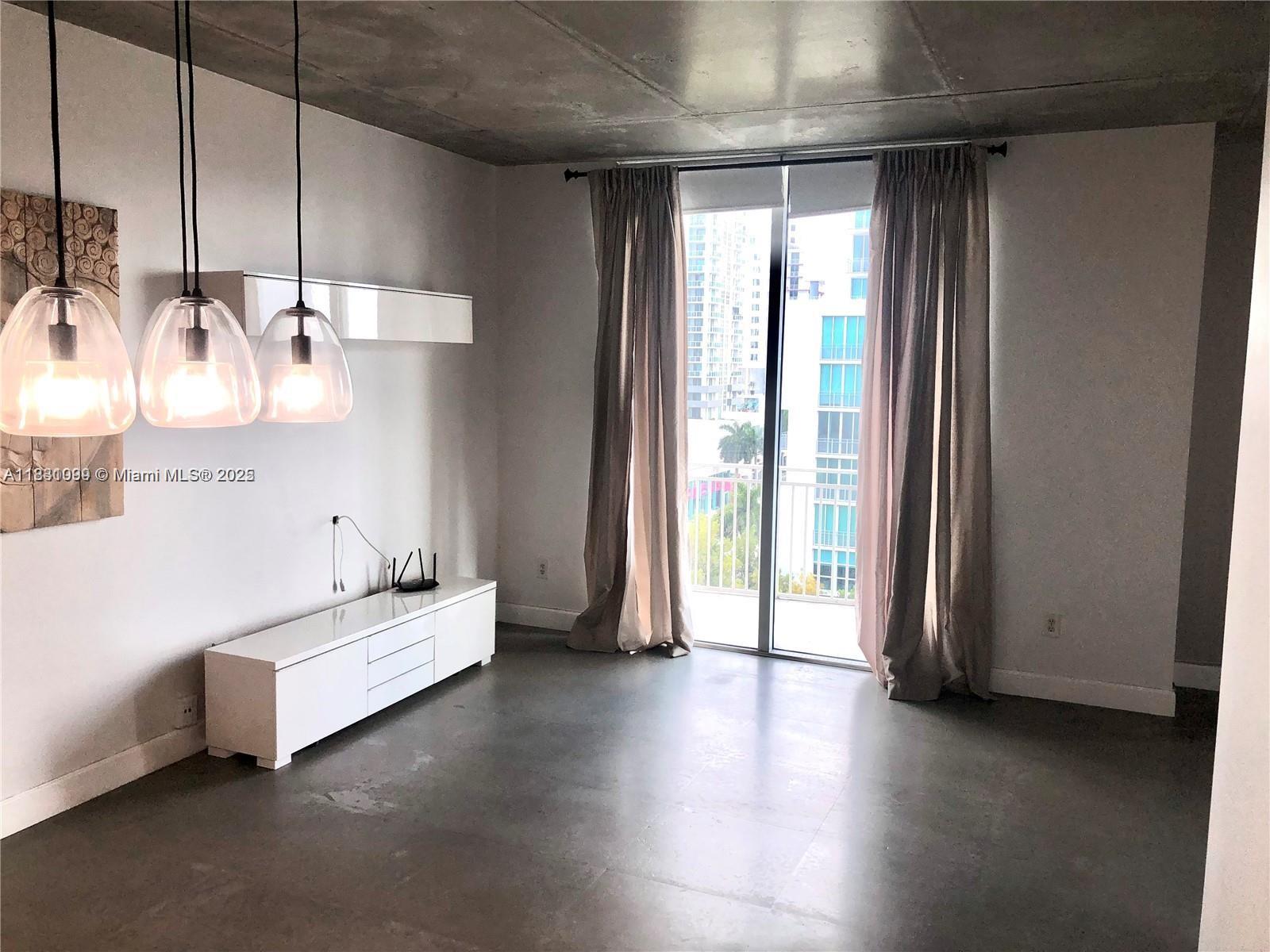 2275 Biscayne Blvd 802