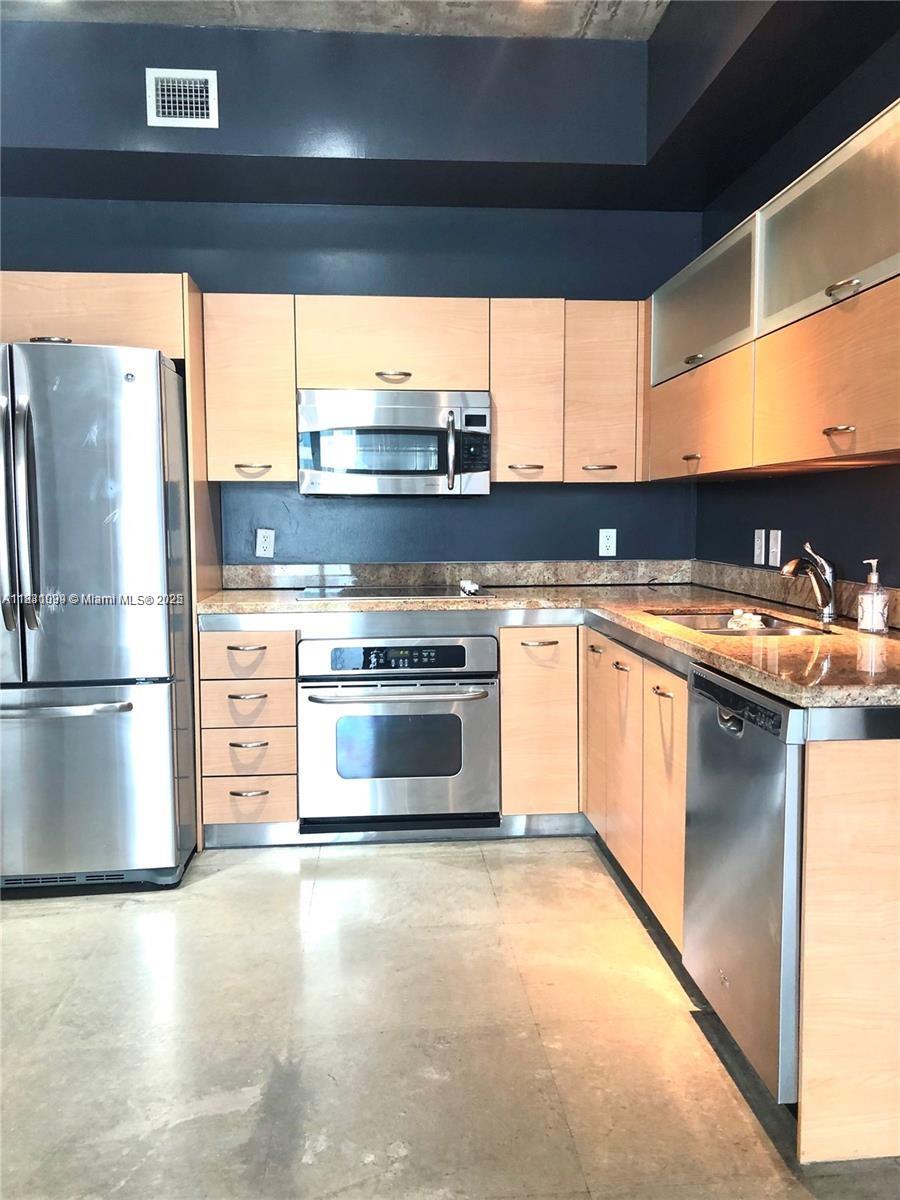 2275 Biscayne Blvd 802