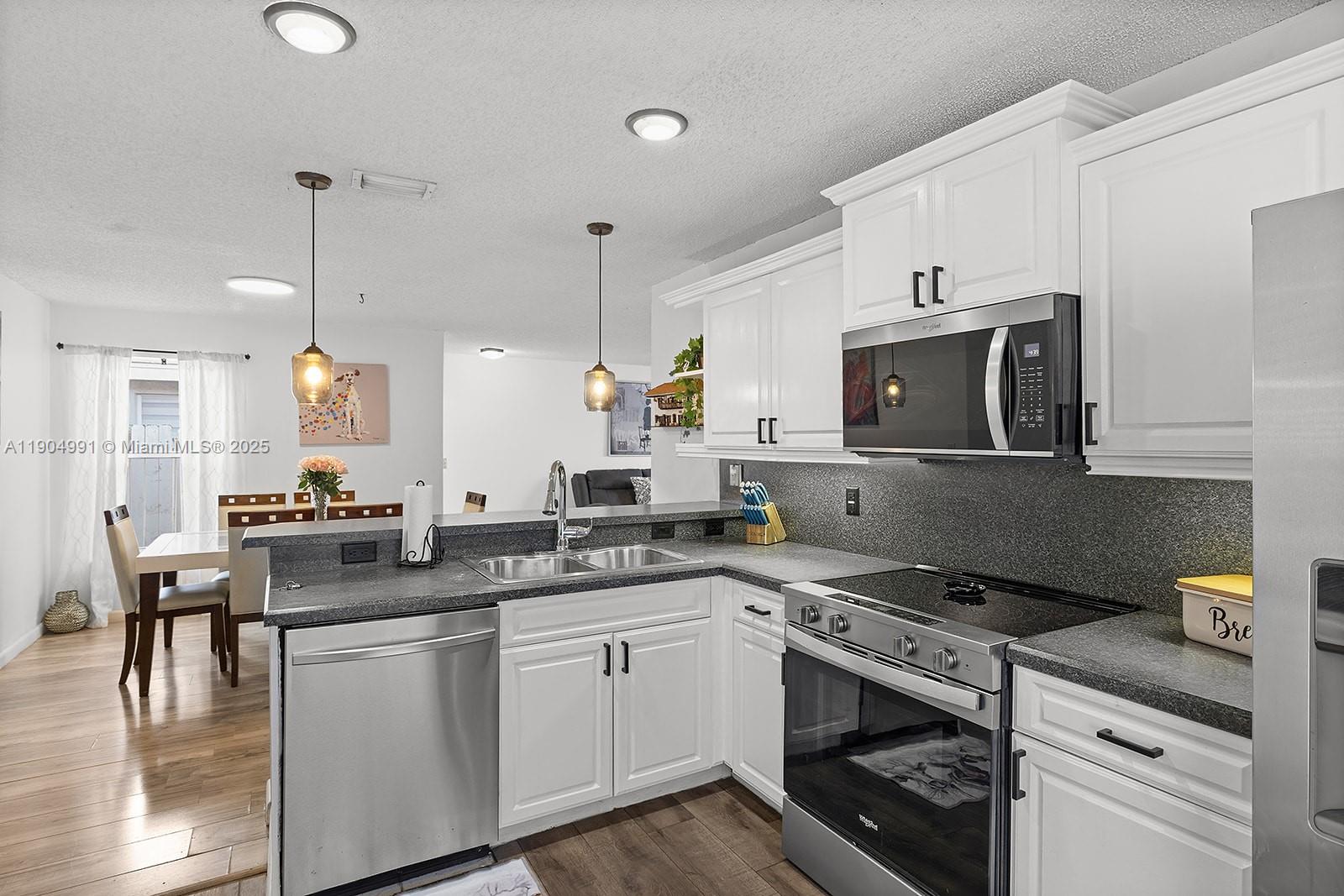 SILVER LAKES PHASE III - Residential