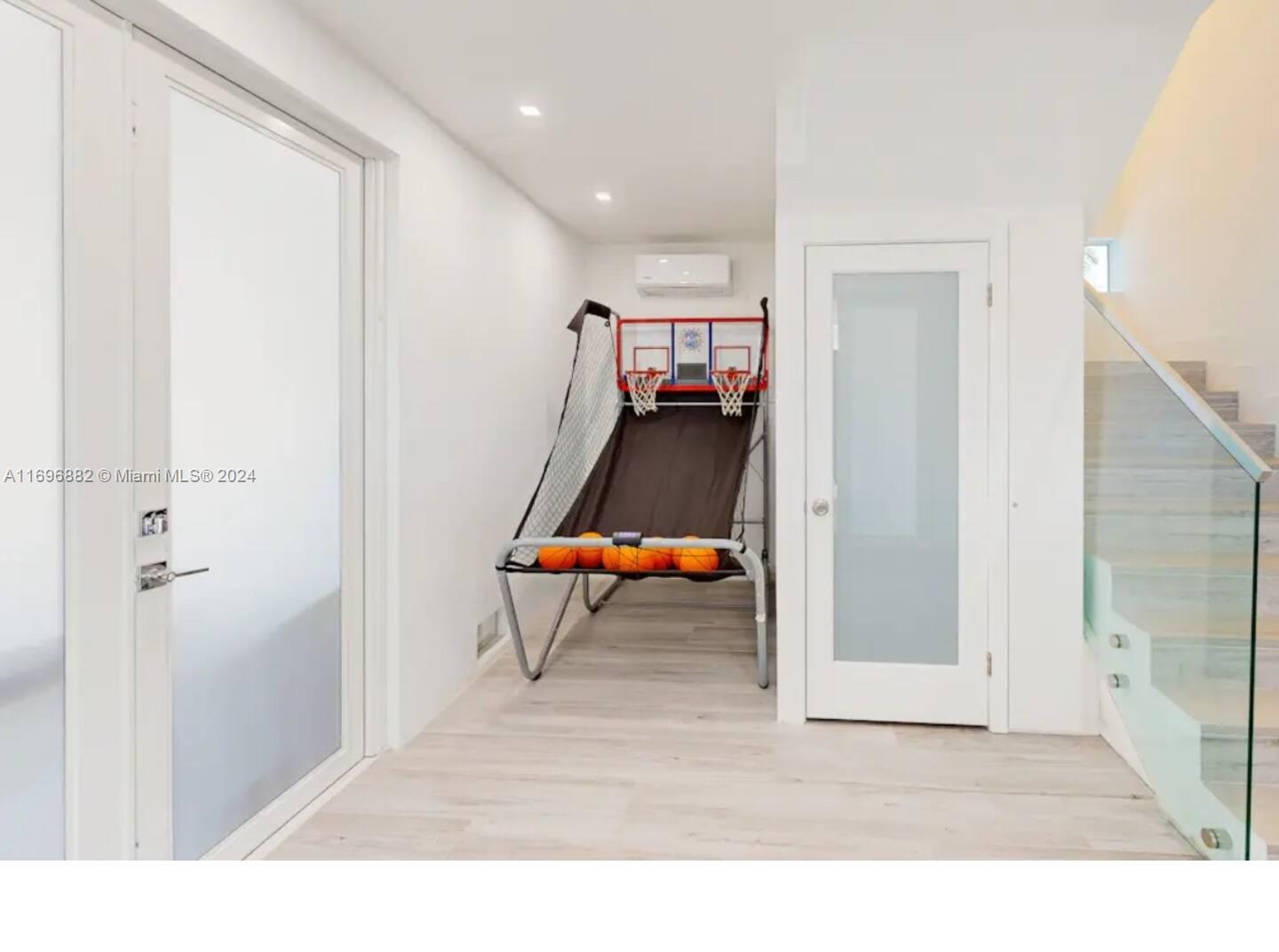 SEXTON COVES ESTATES - Residential Lease