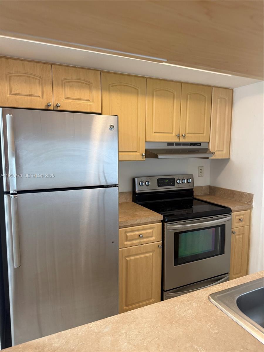 VERABELLA FALLS CONDO - Residential Lease