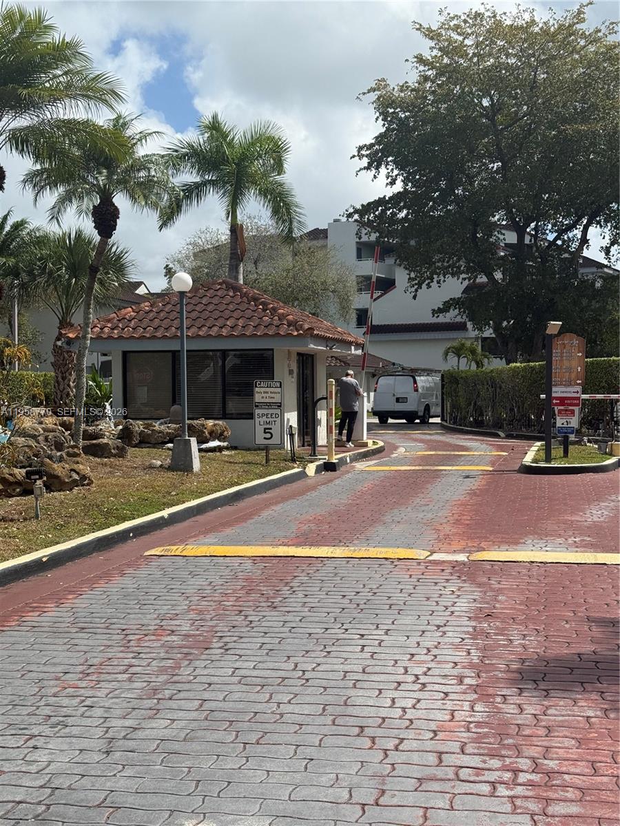 VERABELLA FALLS CONDO - Residential Lease