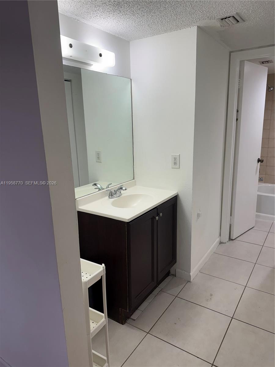 VERABELLA FALLS CONDO - Residential Lease