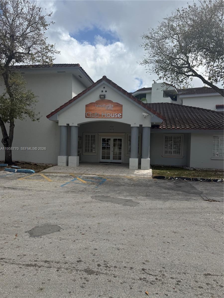 VERABELLA FALLS CONDO - Residential Lease