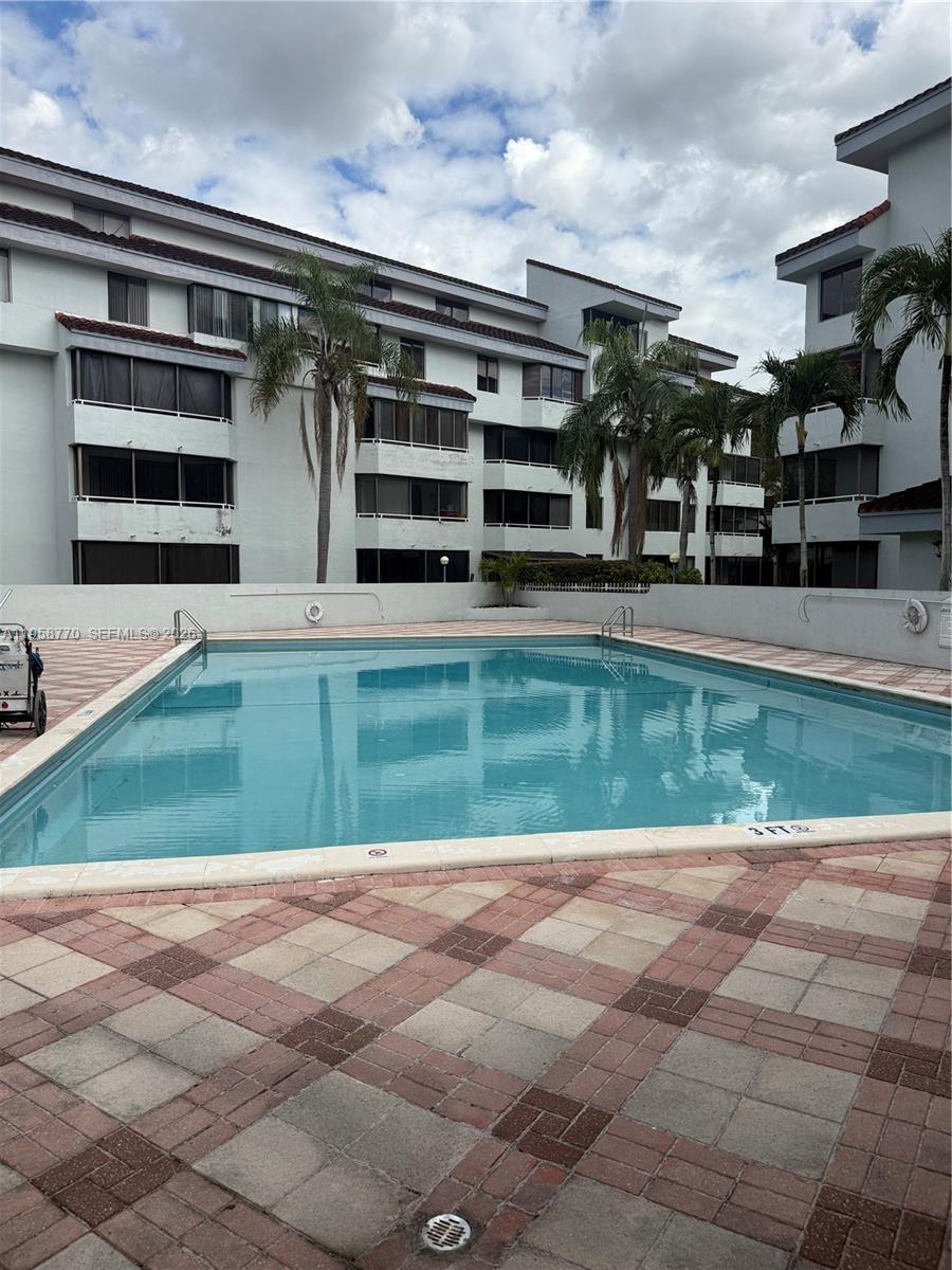 VERABELLA FALLS CONDO - Residential Lease