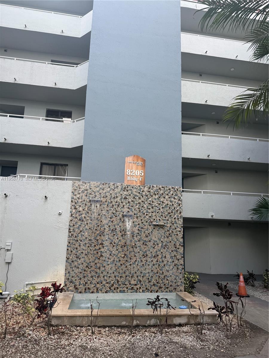 VERABELLA FALLS CONDO - Residential Lease