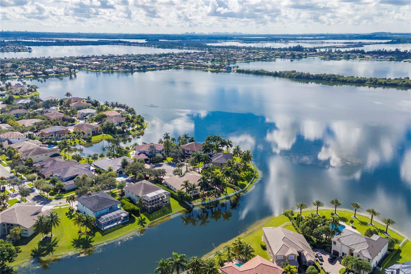 SUNSET LAKES PLAT TWO - Residential