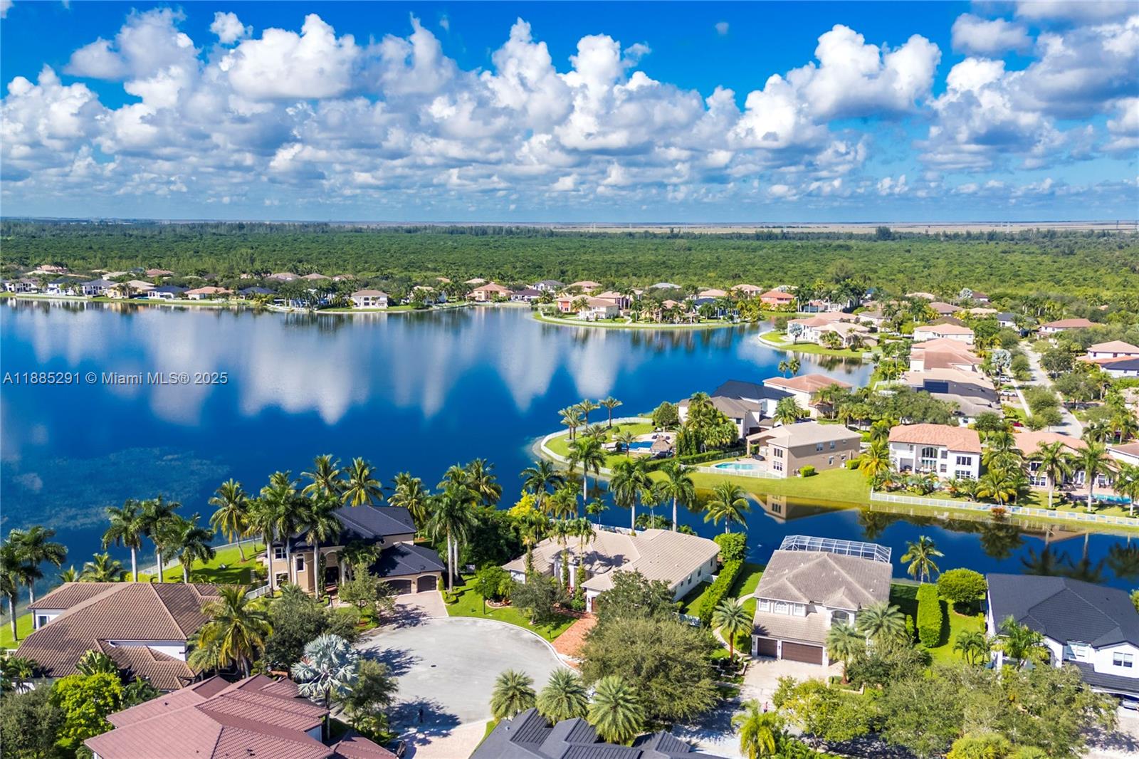 SUNSET LAKES PLAT TWO - Residential