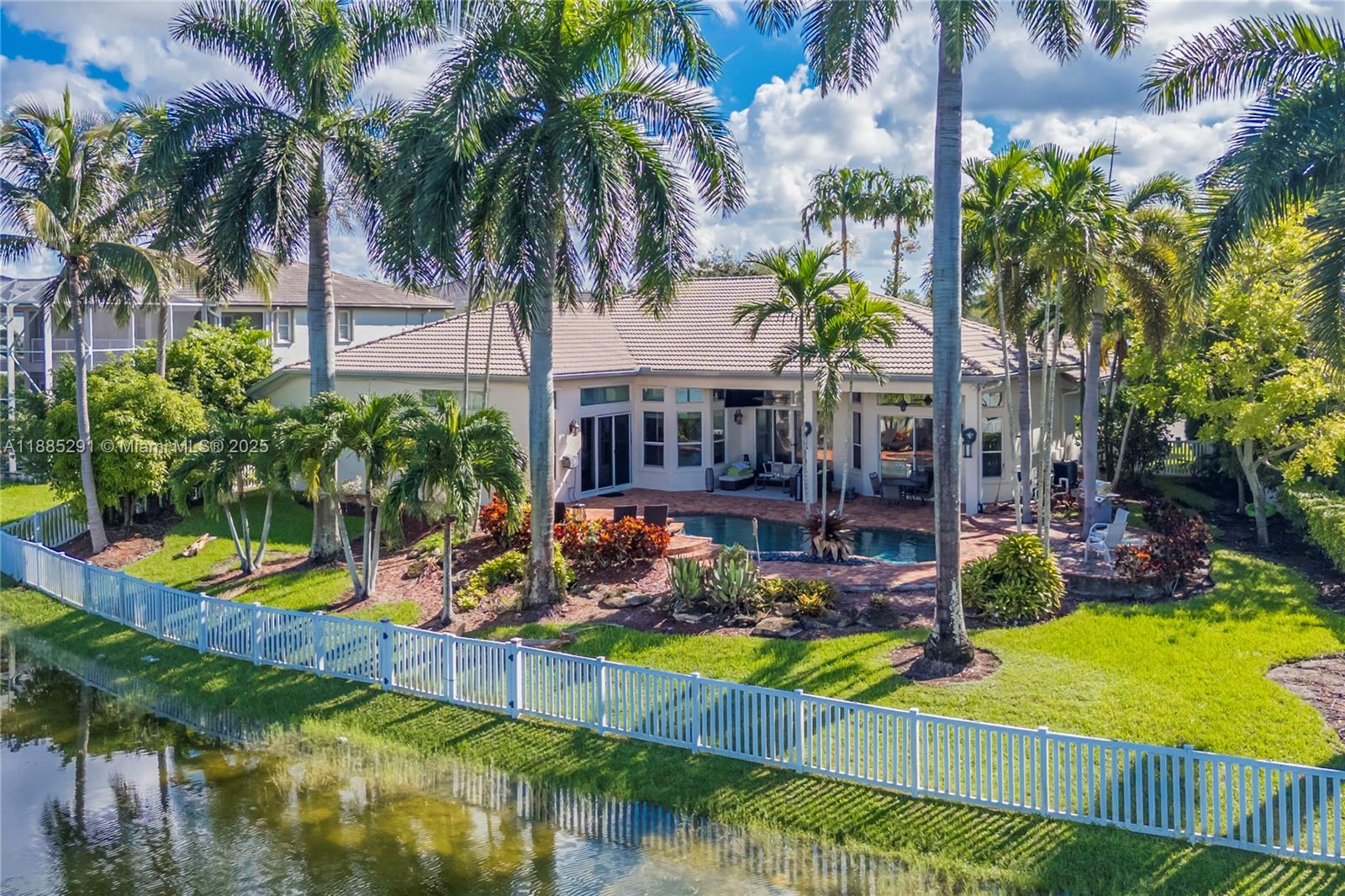 SUNSET LAKES PLAT TWO - Residential