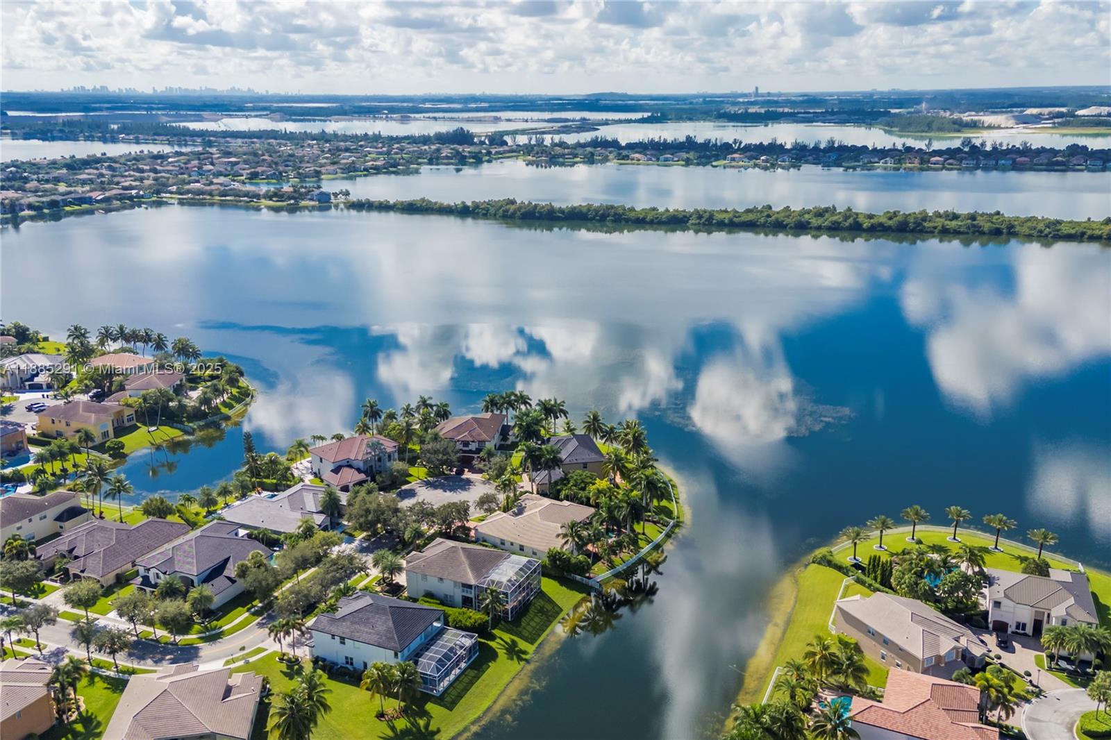 SUNSET LAKES PLAT TWO - Residential