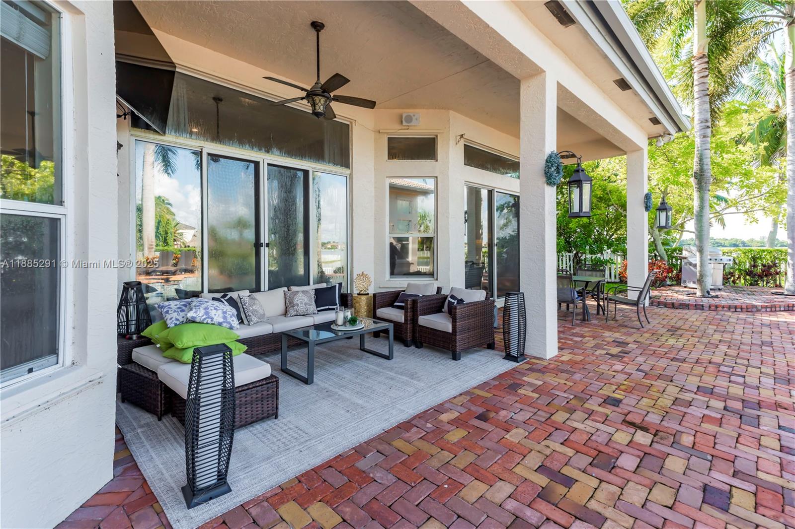 SUNSET LAKES PLAT TWO - Residential