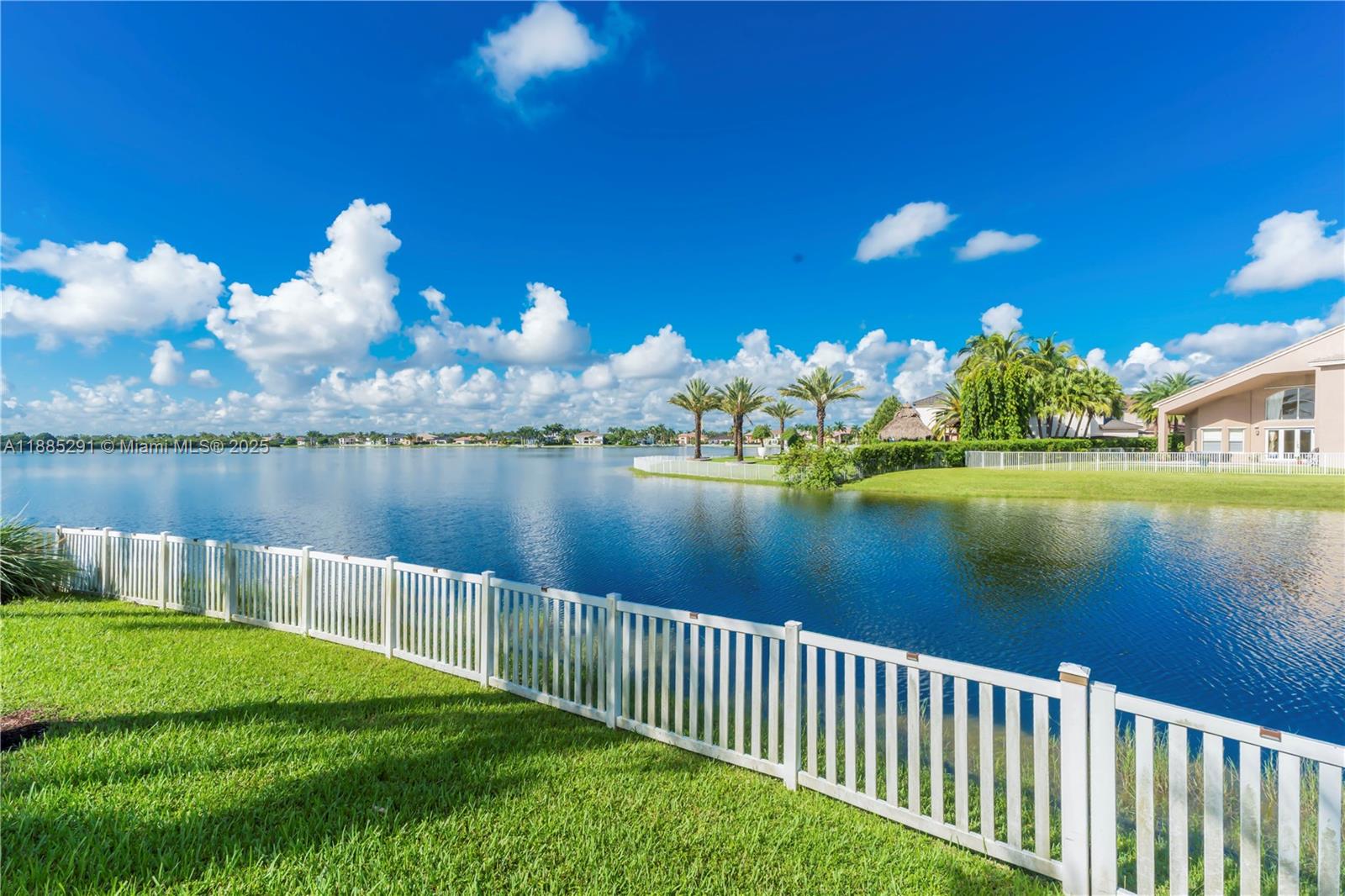 SUNSET LAKES PLAT TWO - Residential