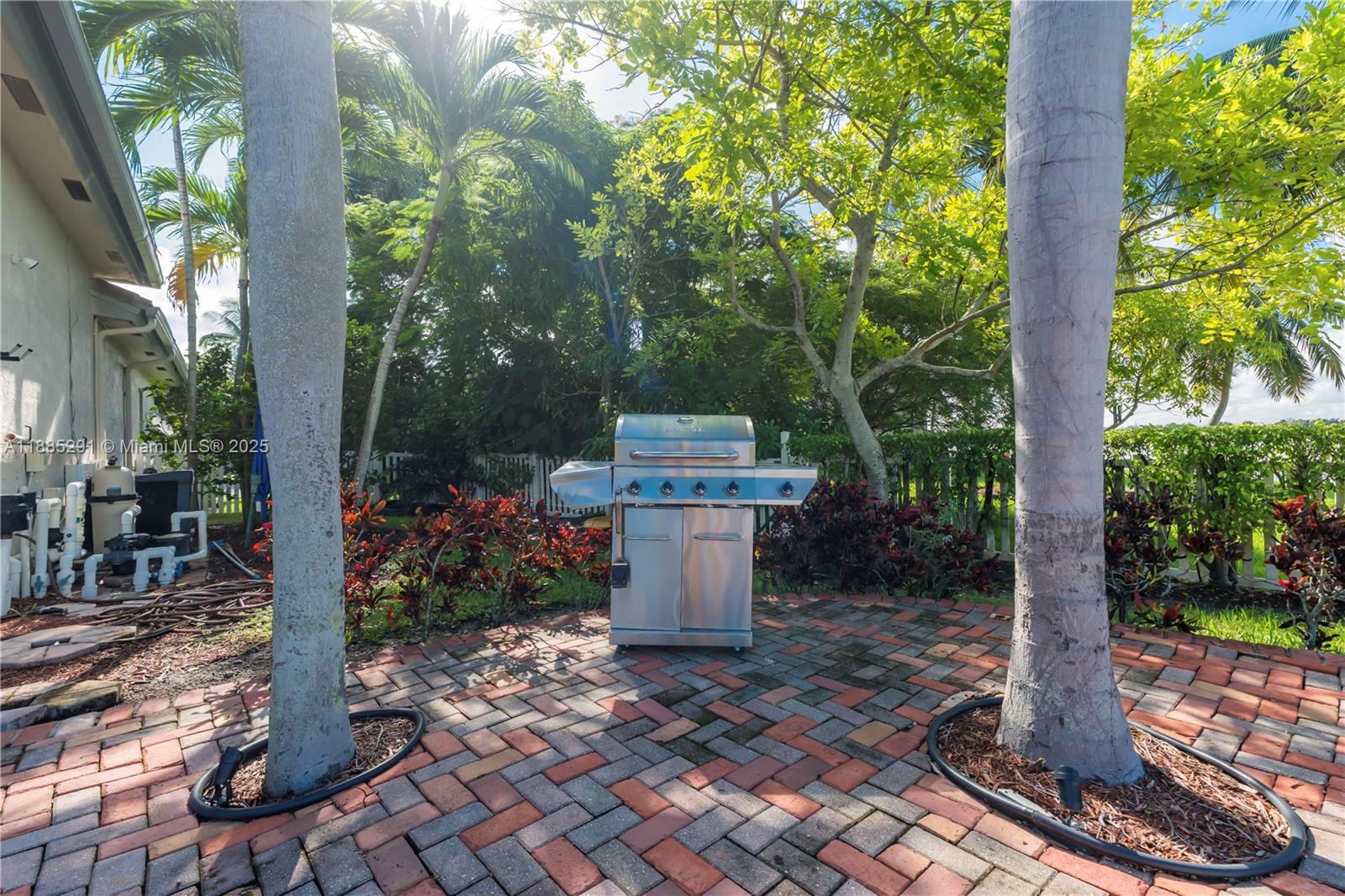 SUNSET LAKES PLAT TWO - Residential