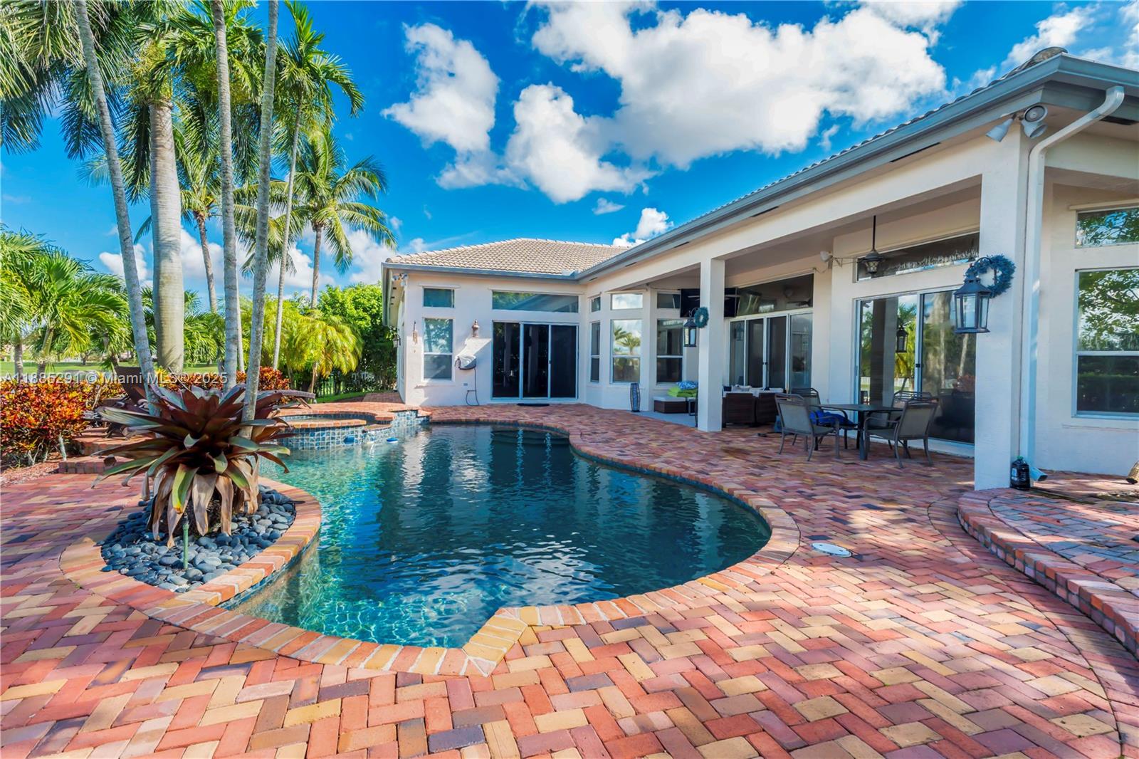 SUNSET LAKES PLAT TWO - Residential
