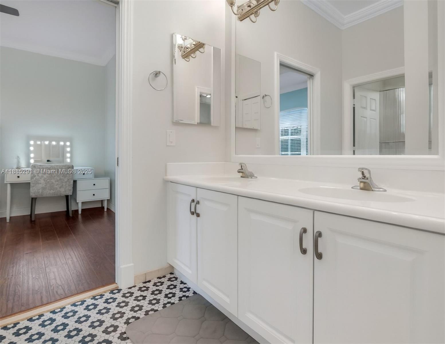 SUNSET LAKES PLAT TWO - Residential