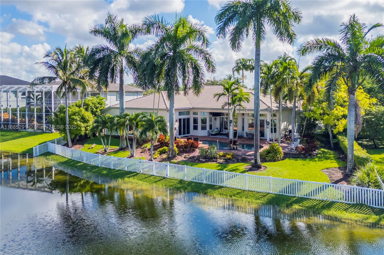 SUNSET LAKES PLAT TWO - Residential