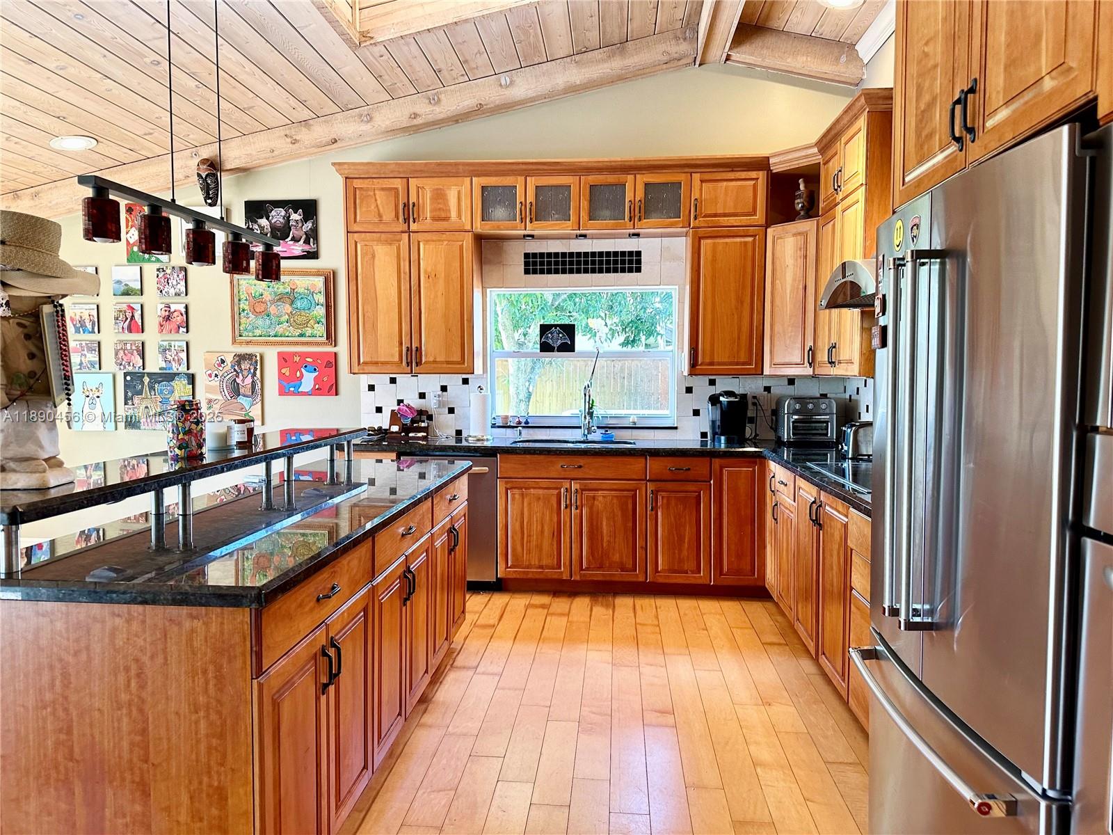 DAVIDE ISLES - Residential Lease