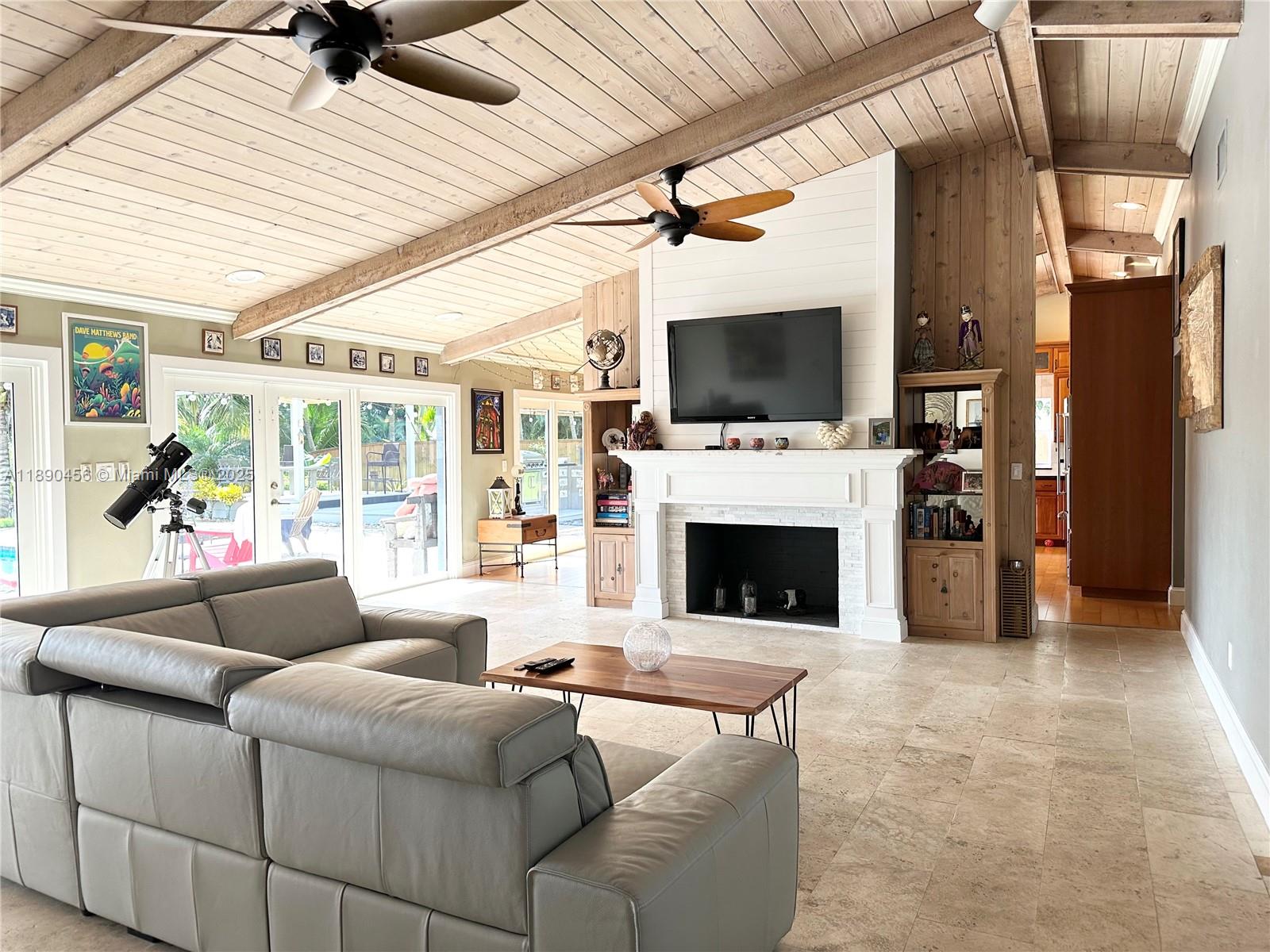 DAVIDE ISLES - Residential Lease