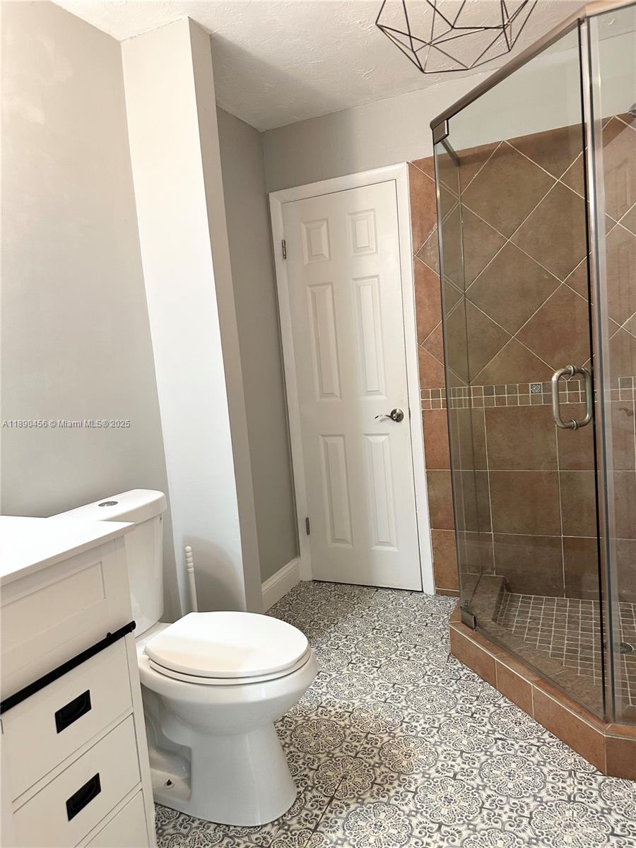 DAVIDE ISLES - Residential Lease
