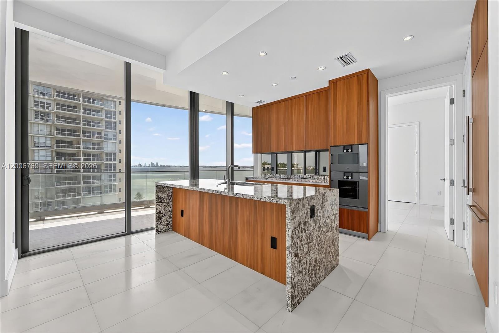 UNA RESIDENCES - Residential