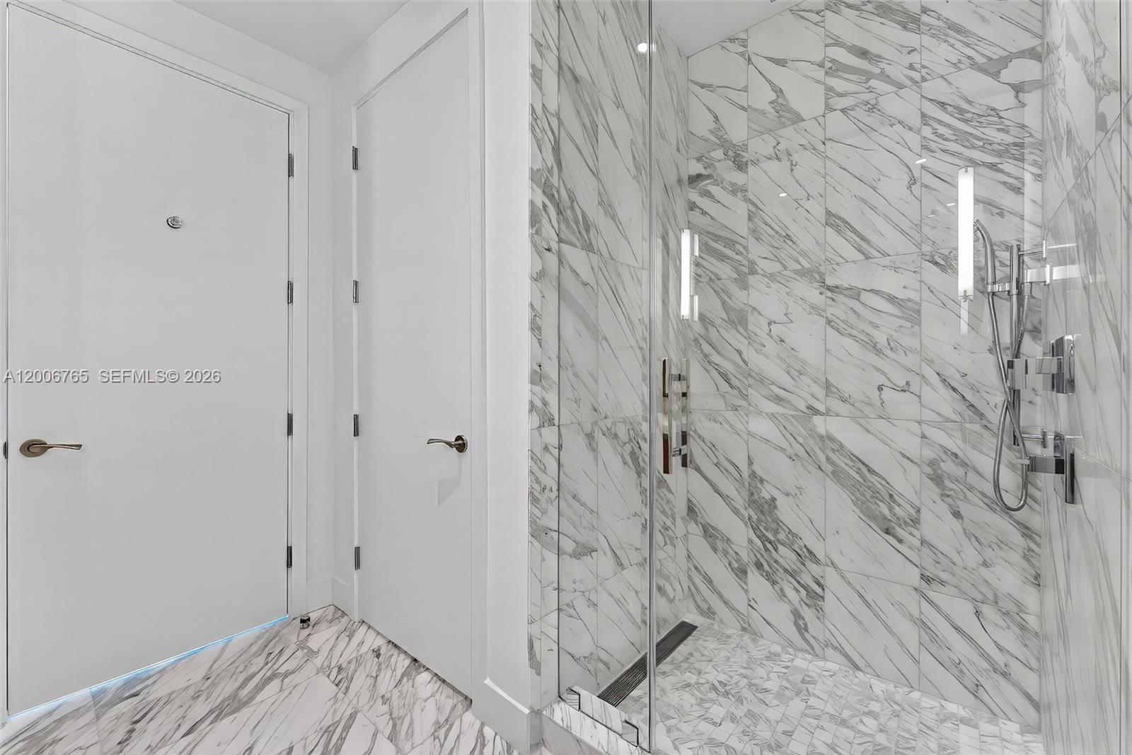 UNA RESIDENCES - Residential