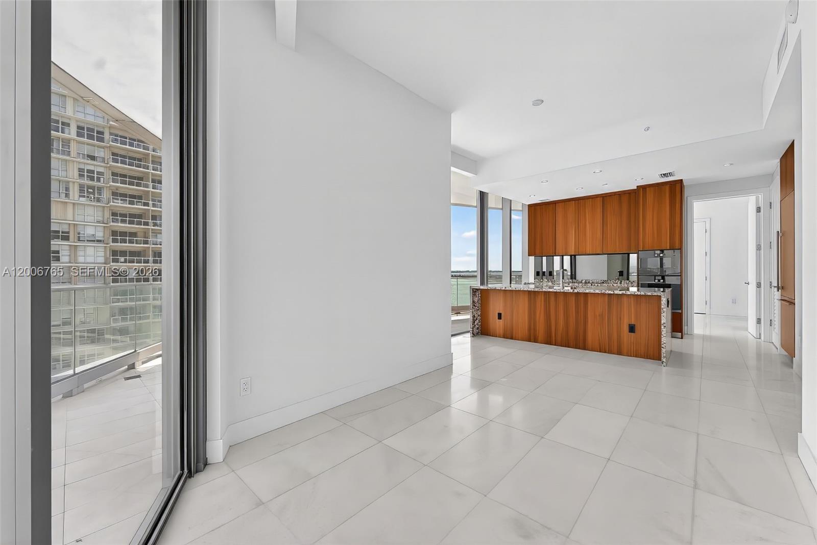 UNA RESIDENCES - Residential