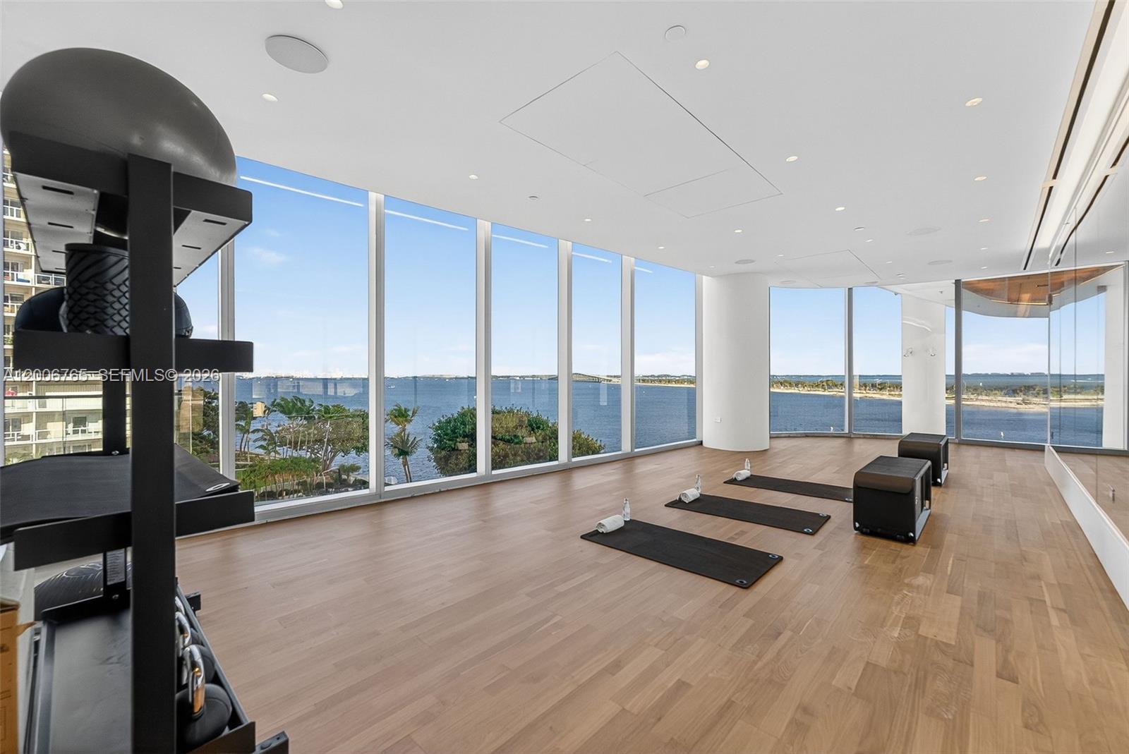 UNA RESIDENCES - Residential