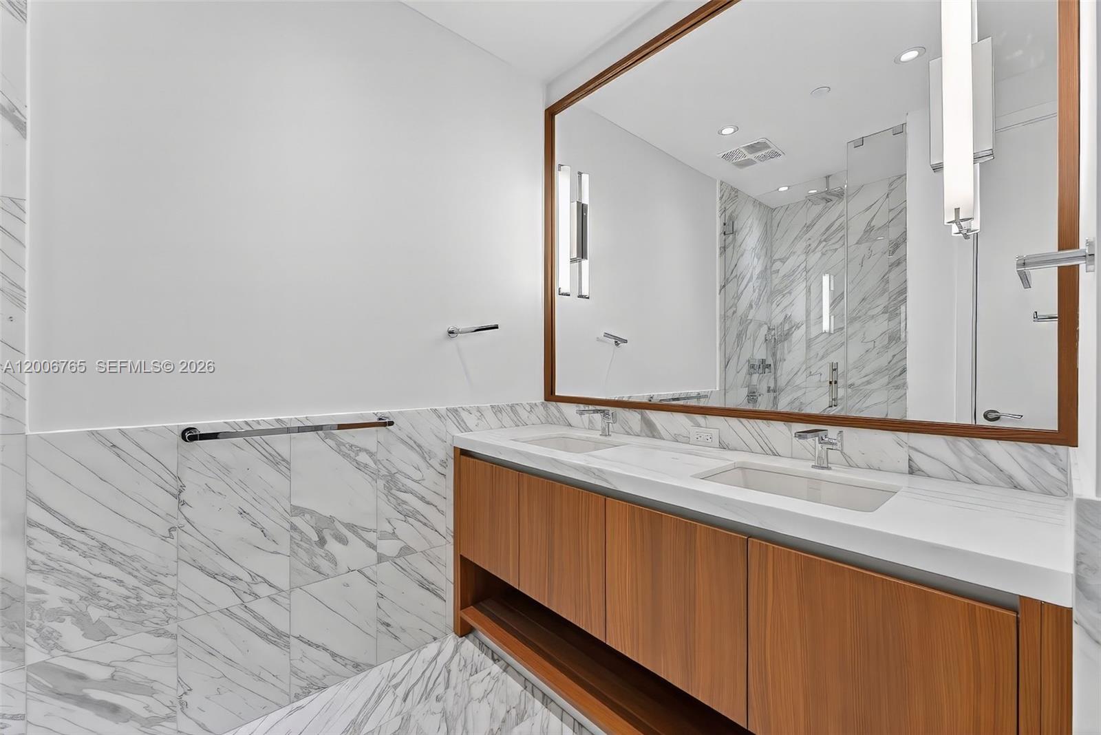 UNA RESIDENCES - Residential