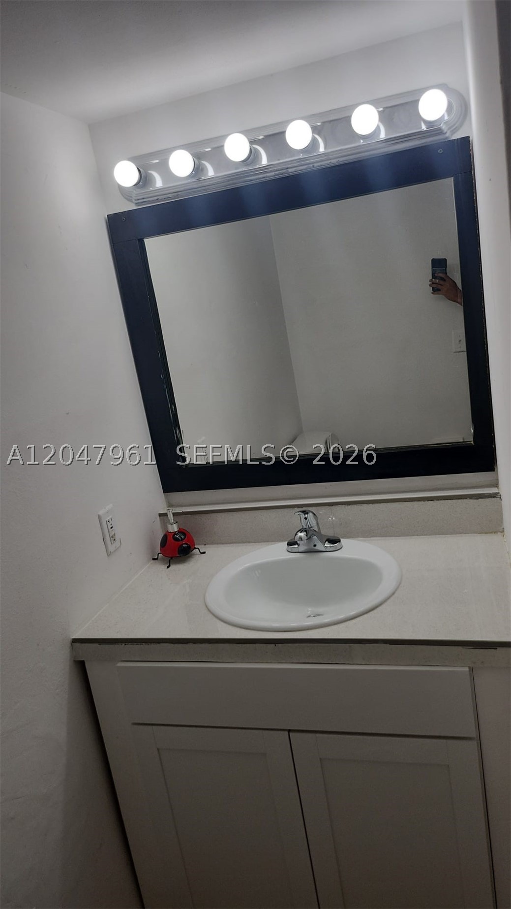15115 NE 6th Ave 32